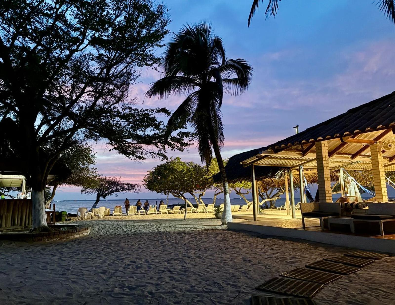 Hotel Carey Beach Бару Екстер'єр фото