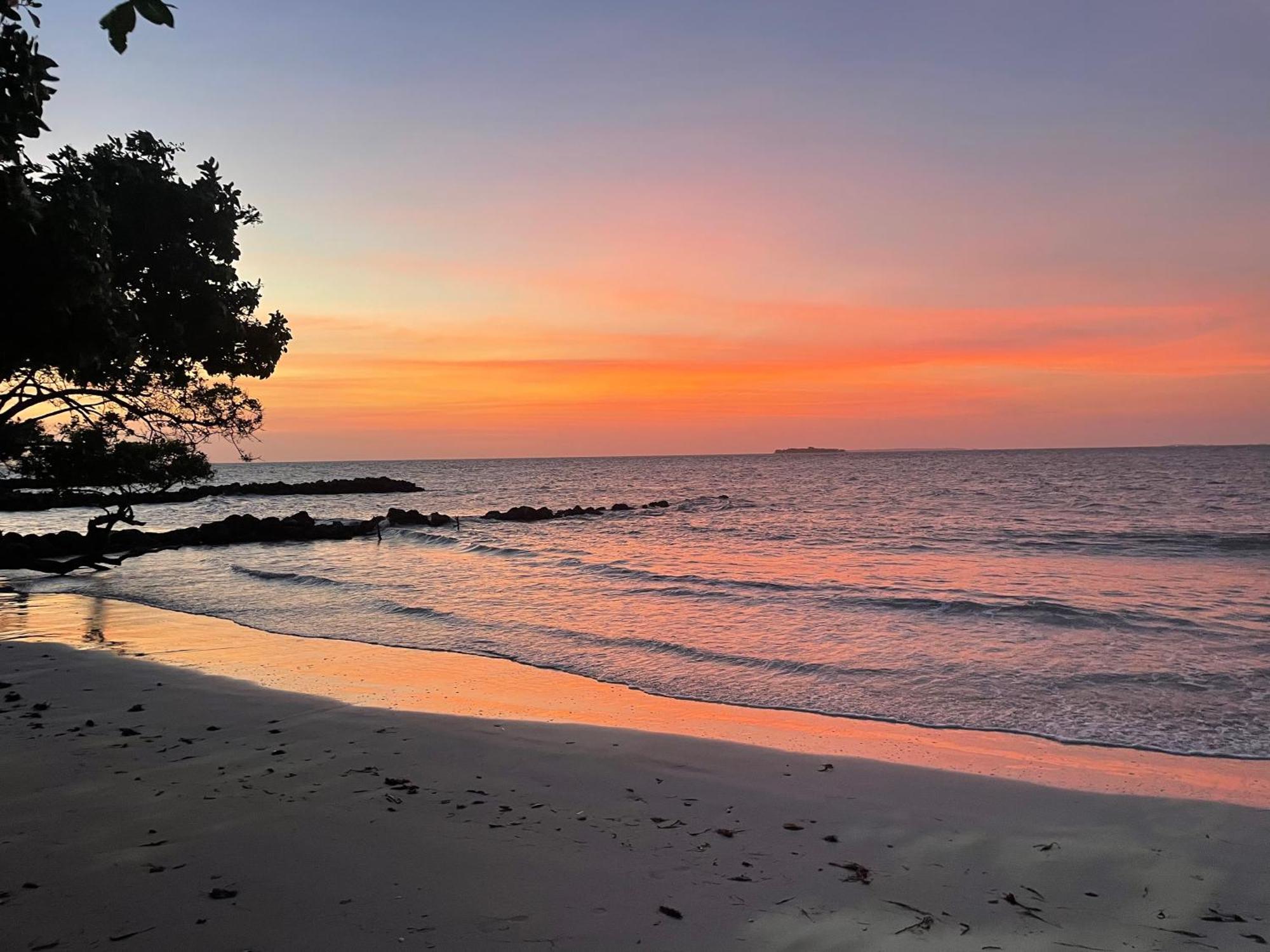 Carey Beach Бару Екстер'єр фото
