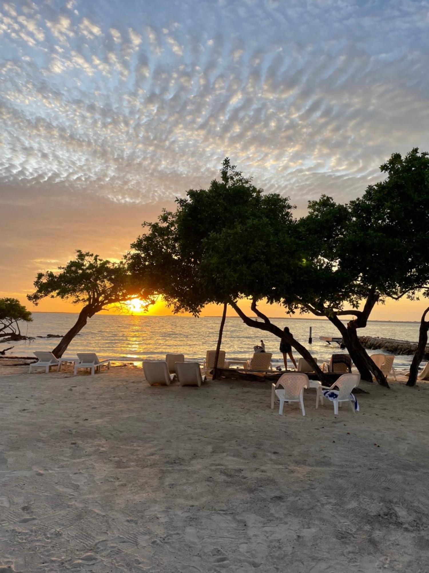 Carey Beach Бару Екстер'єр фото